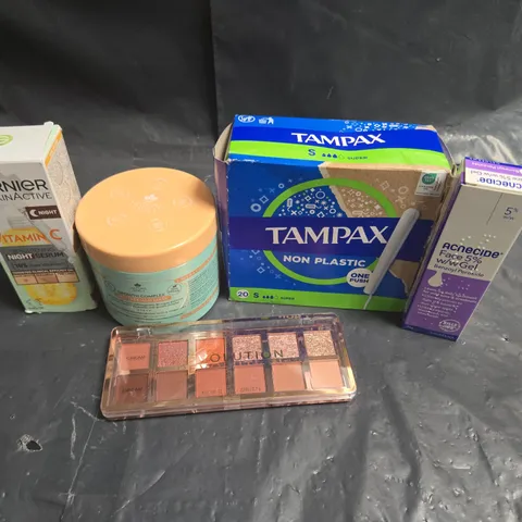 APPROXIMATEY 20 ASSORTED HEALTH AND BEAUTY PRODUCTS TO INCLUDE - TAMPAX TAMPONS - REVOLUTION EYESHADOW PALETTE AND GARNIER SERUM