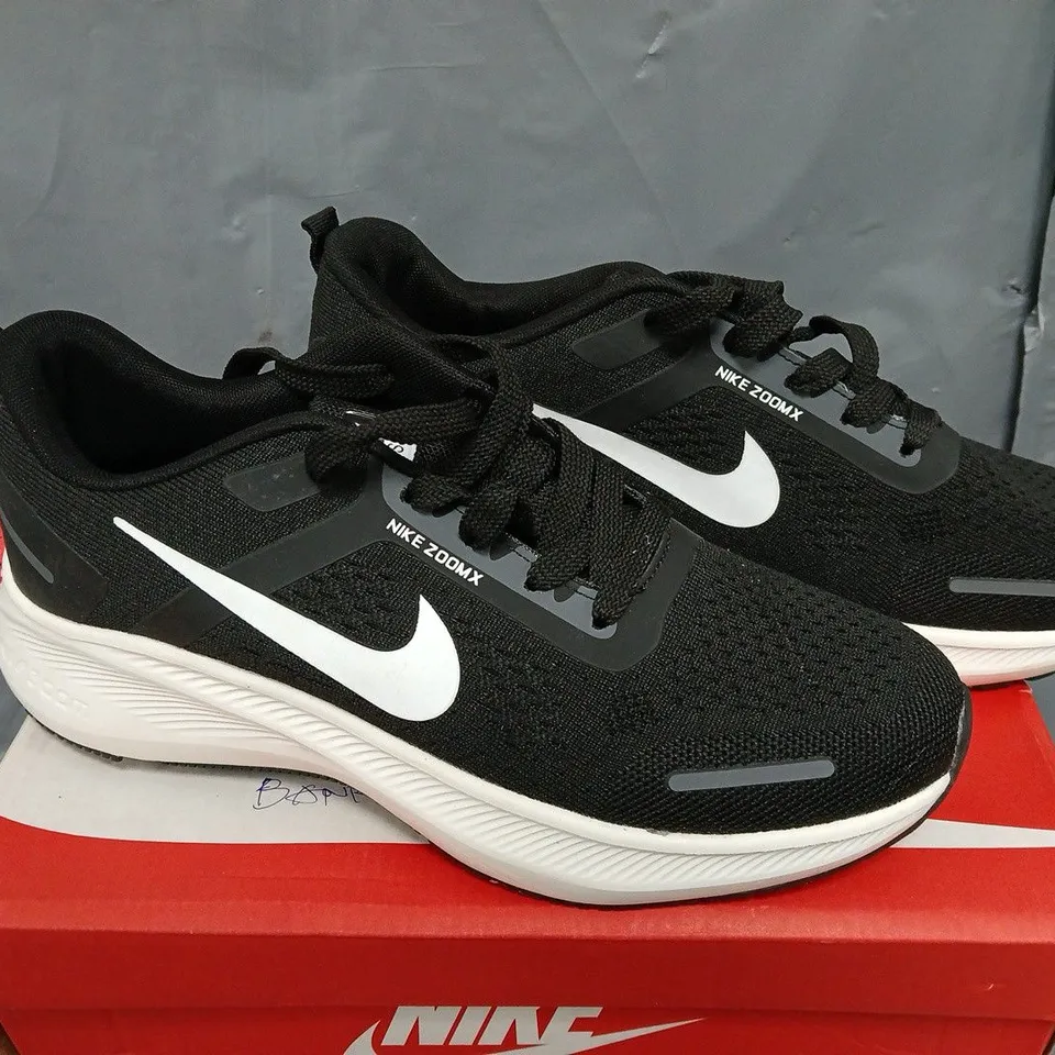 NIKE AIR MAX PORTAL SIZE 10
