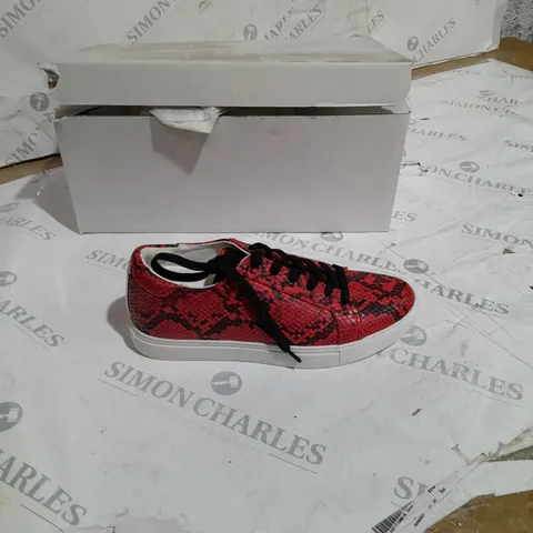BOXED KENNETH COLE RED SNAKESKIN TRAINERS SIZE 4