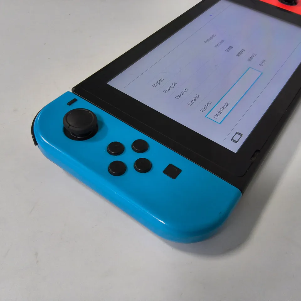 UNBOXED NINTENDO SWITCH HAC-001(-01) HANDHELD GAMING CONSOLE