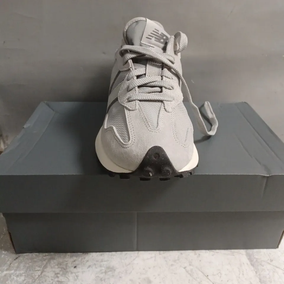 BOXED PAIR OF NEW BALANCE SHOES IN GREY SIZE UK 5