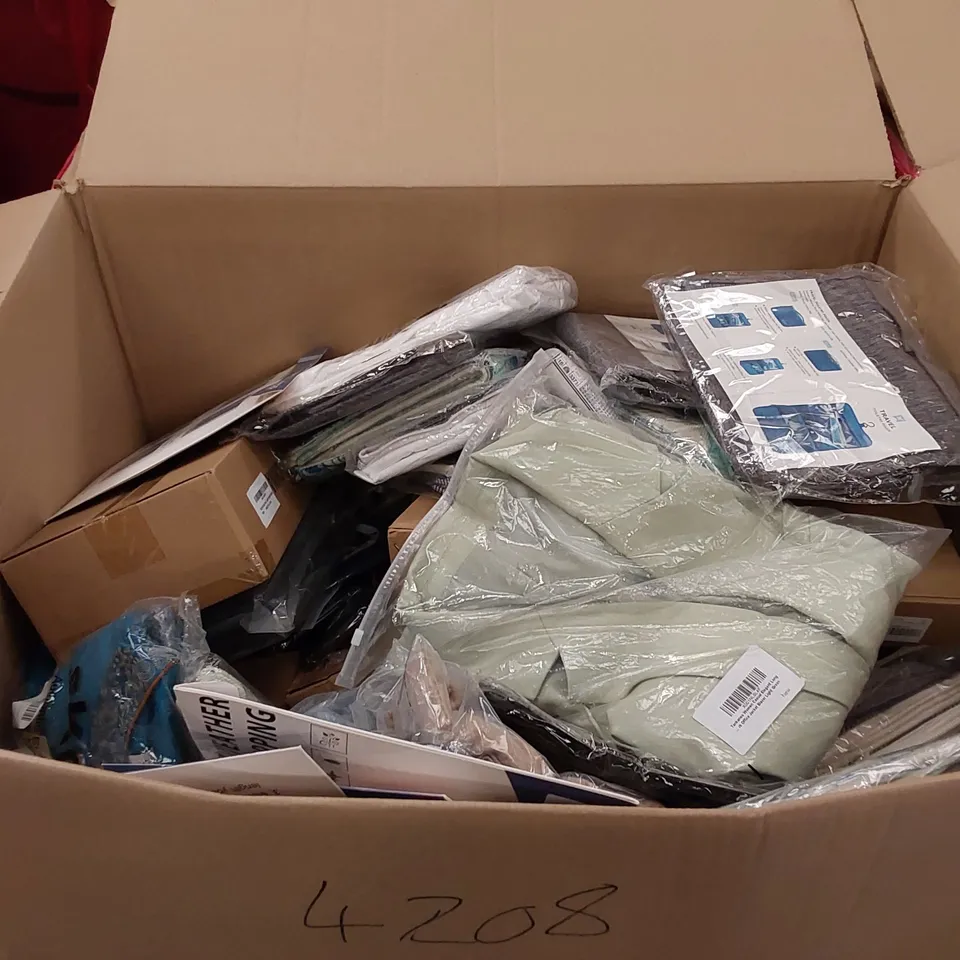 PALLET OF ASSORTED HOUSEHOLD ITEMS AND CONSUMER PRODUCTS. INCLUDES CLOTHES, JIGSAW, PET CAR SEATS ETC 