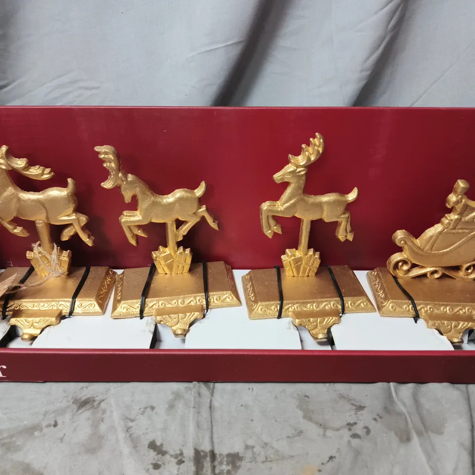 GOLD-TONE REINDEER & SLEIGH CHRISTMAS DECORATIVE SET IN BOX – 4 REINDEER + SLEIGH
