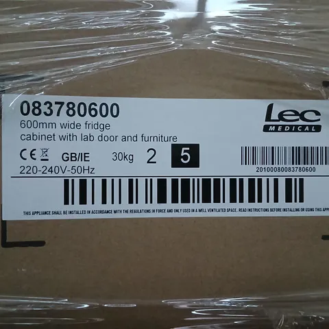 BOXED LEC MEDICAL 600MM WIDE FRIDGE CABINET WITH LAB DOOR