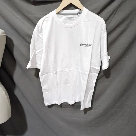 JACK & JONES WHITE CREW NECK T-SHIRT – SIZE UK S (EU S) – FRONT PRINT LOGO
