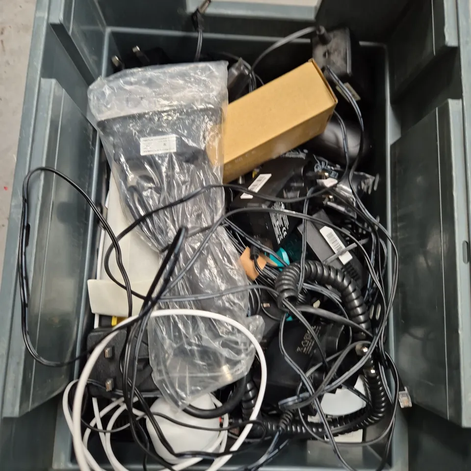 APPROXIMATELY 20 ELECTRICAL ITEMS TO INCLUDE - REMOTE CONTROLS, WIFI HUB AND POWER ADAPTERS