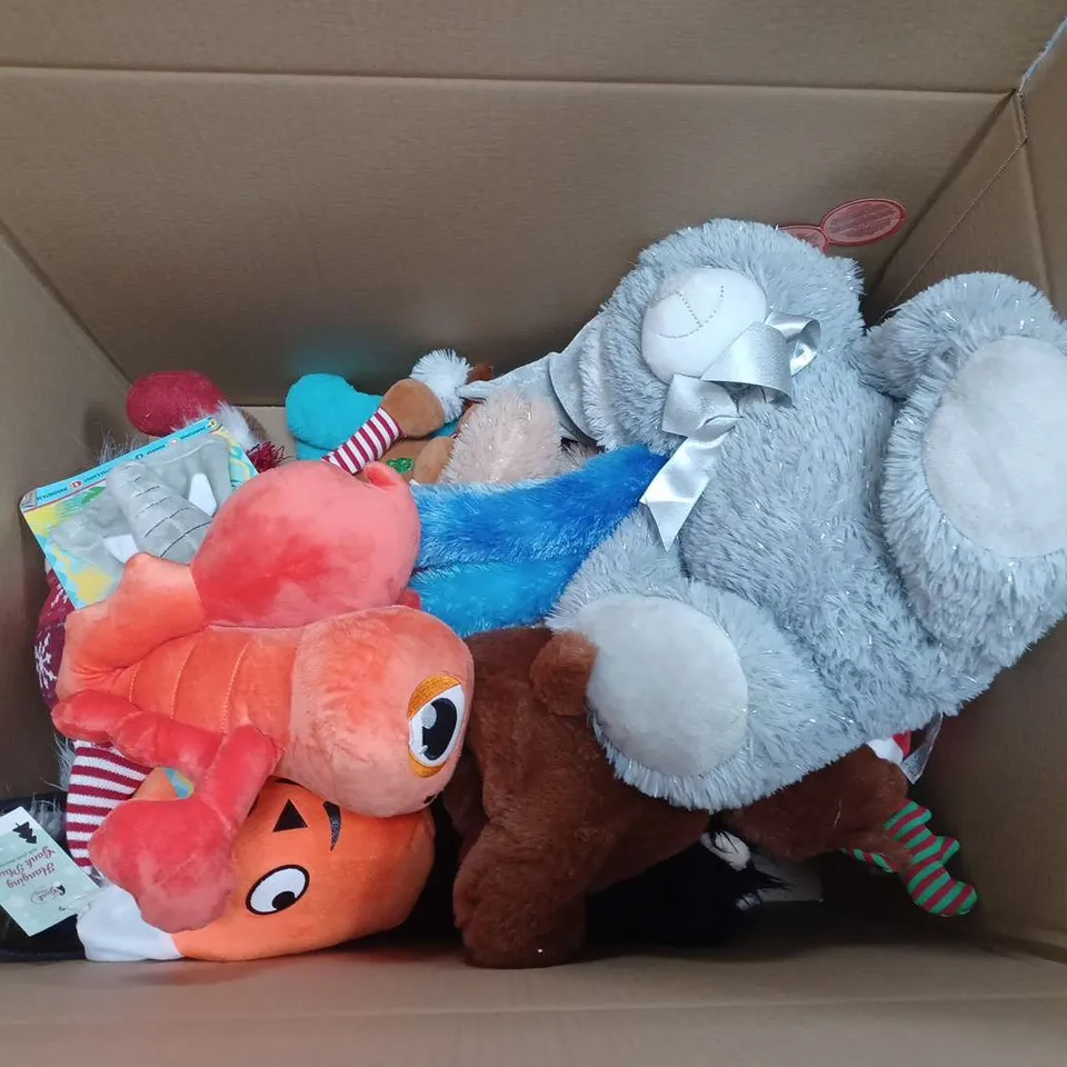 APPROXIMATELY 19 ASSORTED PLUSH SOFT TOYS