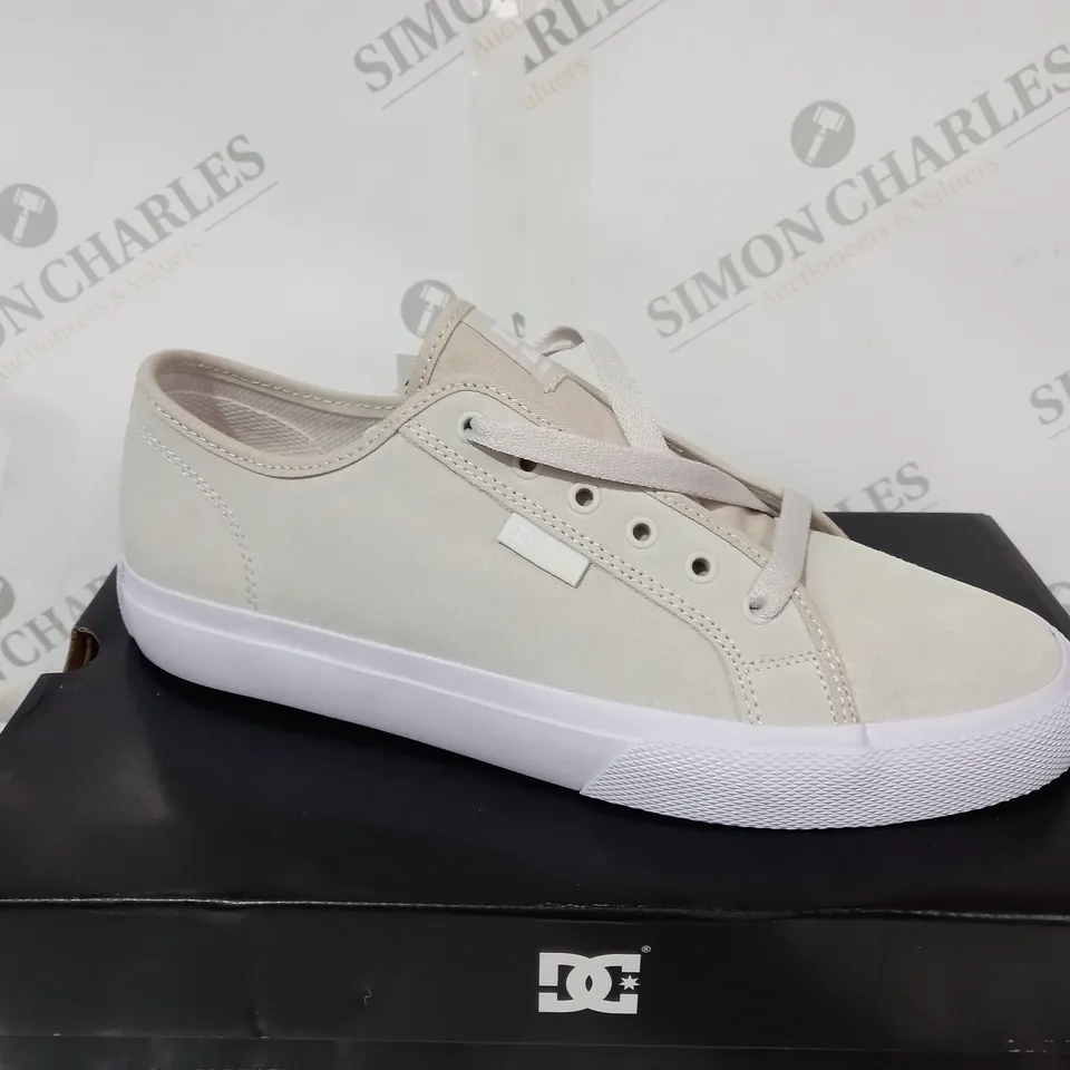 BOXED DC MENS MANUAL TRAINERS - OFF WHITE SIZE 9
