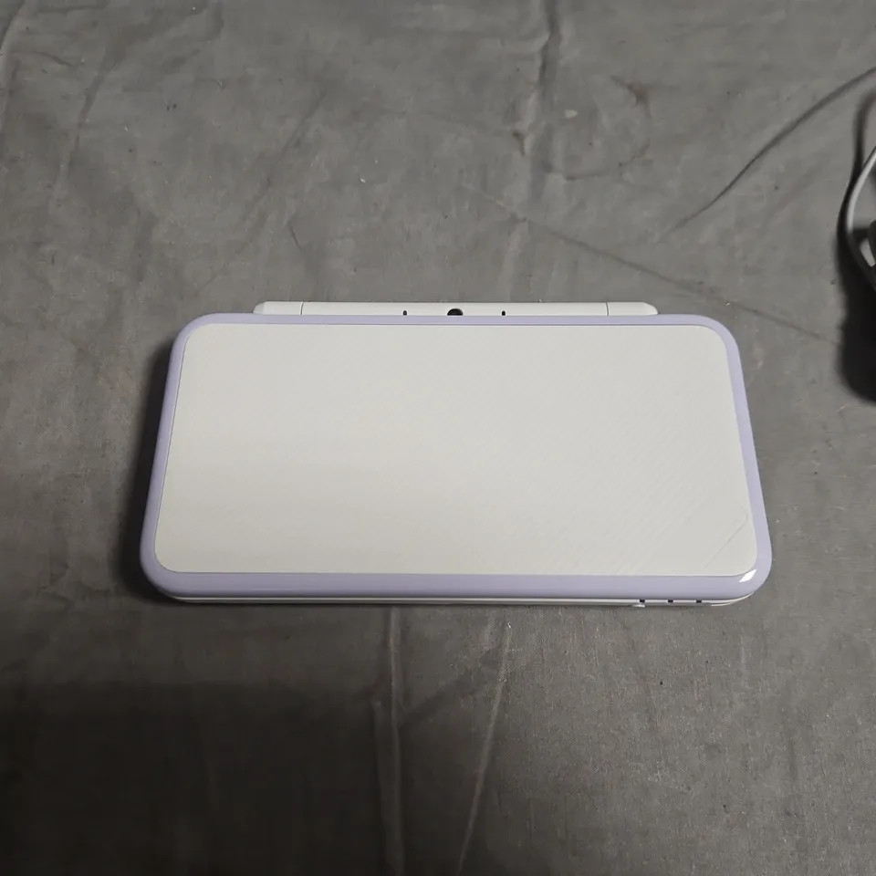 UNBOXED NINTENDO 3DS IN WHITE/PURPLE - JAN-001