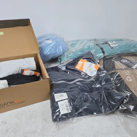 11 X ASSORTED BRAND NEW REGATTA CLOTHING PRODUCTS IN VARIOUS STYLES & SIZES
