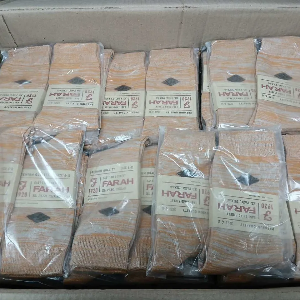 APPROXIMATELY 70 PACKS OF FARAH ORANGE/GREY PATTERNED SOCKS UK 6-11