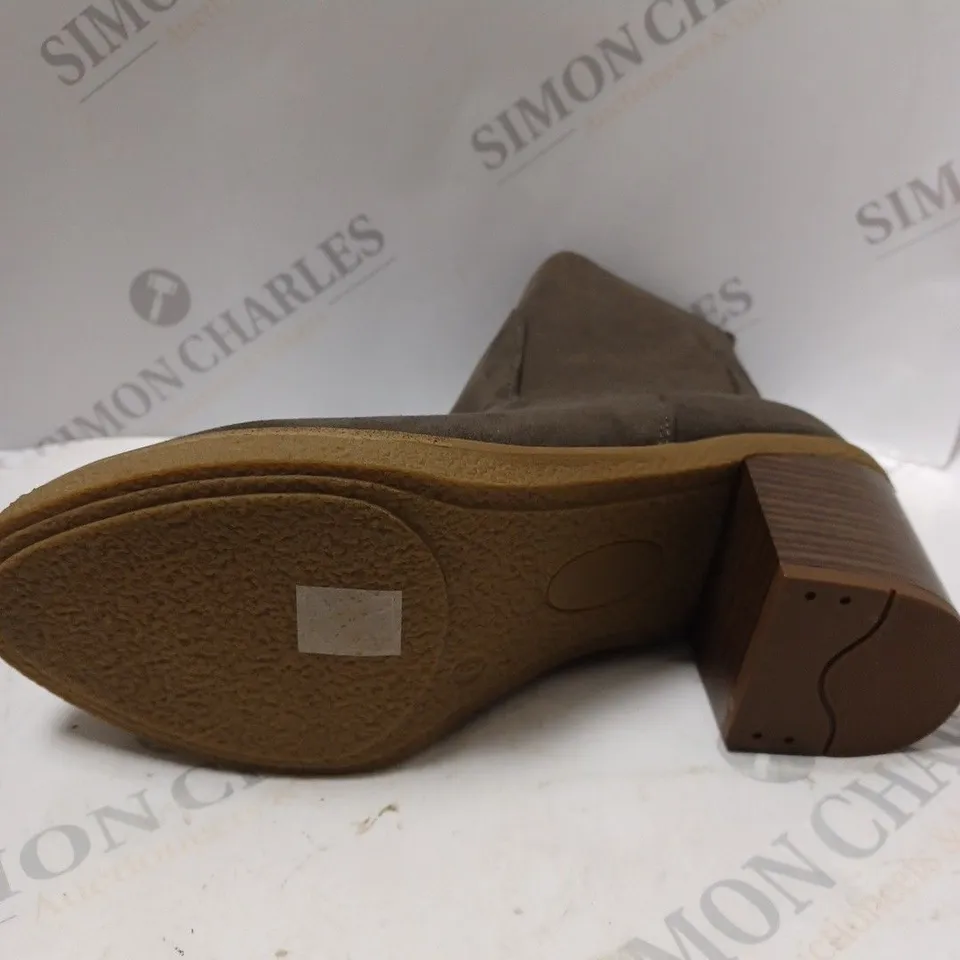 EVANS BROOKE ANKLE BOOTS, BROWN - SIZE 6