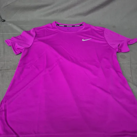 NIKE DRI-FIT MEN'S T-SHIRT – MAGENTA SIZE M