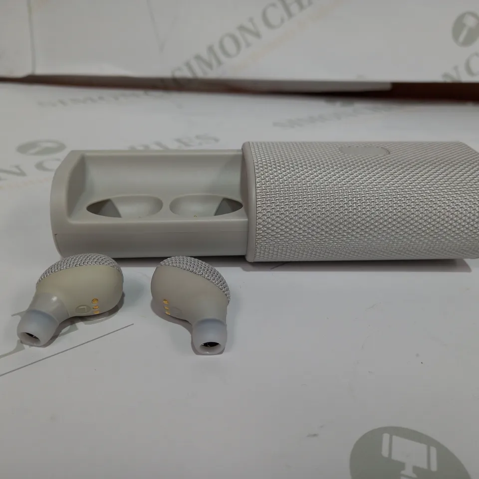 JQM ULTRA WIRELESS EARPHONES