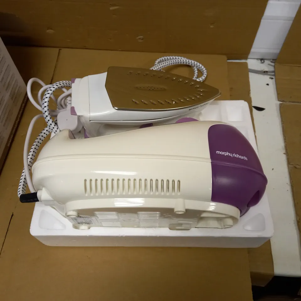 MORPHY RICHARDS JET STEAM GENERATOR IRON PINK/WHITE
