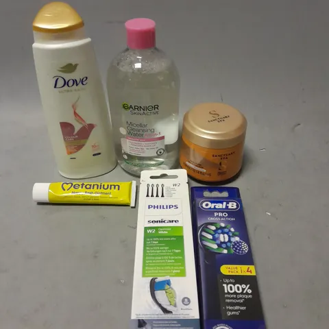 APPROXIMATELY 20 ASSORTED HEALTH & BEAUTY ITEMS TO INCLUDE - GARNIER MICELLAR WATER, DOVE SHAMPOO AND METANIUM NAPPY RASH OINTMENT