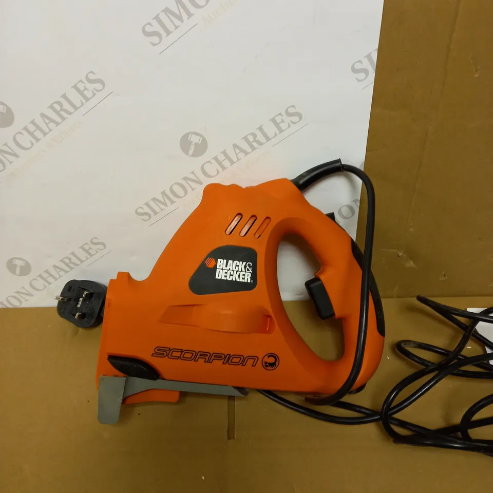 BLACK AND DECKER 400W SCORPION