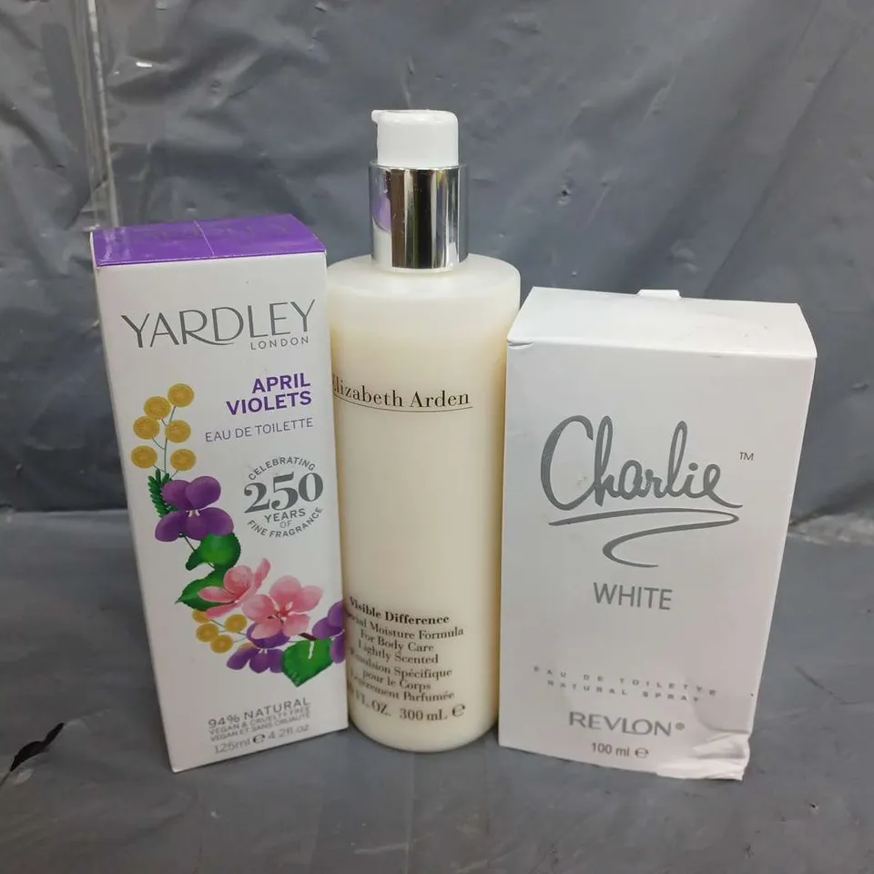 APPROXIMATELY 14 ASSORTED HEALTH & BEAUTY ITEMS TO INCLUDE YARDLEY APRIL VOILETS EAU DE TOILETTE (125ml), ELIZABETH ARDEN BODY CARE FORMULA (300ml), REVLON CHARLIE WHITE EAU DE TOILETTE (100ml), ETC
