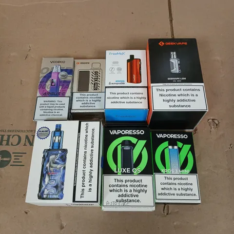 APPROXIMATELY 20 VAPES, E-CIGARETTES & ACCESSORIES TO INCLUDE - VAPORESSO LUXE QS - VOOPOO ARGUS G - VAPORESSO XROS 3 MINI - ETC