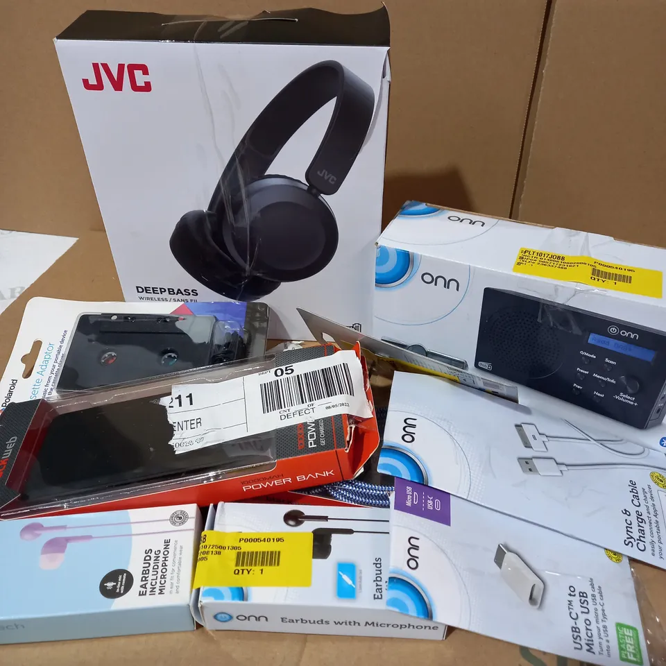 LOT OF APPROX. 10 ITEMS TO INCLUDE JVC HA-S31BT WIRELESS HEADPHONES, ONN DIGITAL RADIO, BLACKWEB POWER BANK, POLAROID CASSETTE ADAPTOR, BLACKWEB MIRCRO USB TO USB-A CABLE, ETC. 