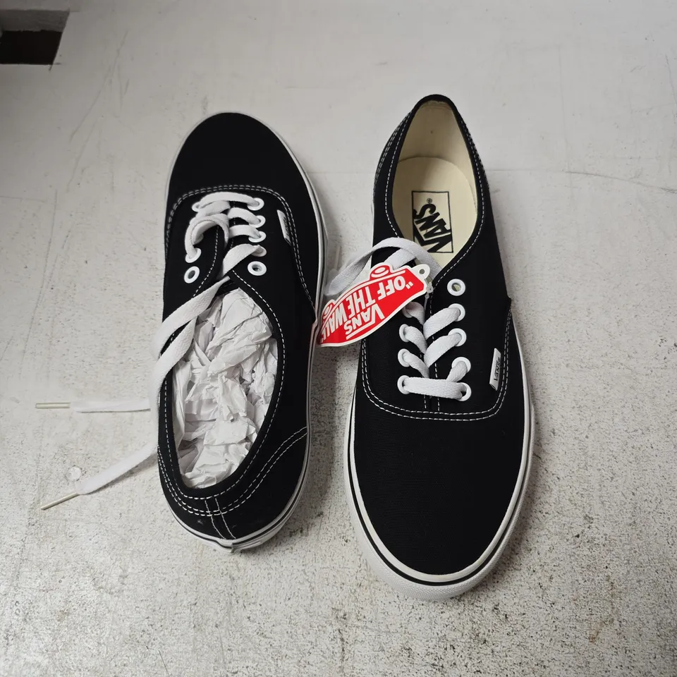 VANS AUTHENTIC BLACK CANVAS PLATFORM TRAINERS – UK 8 (MEN'S) – BOXED