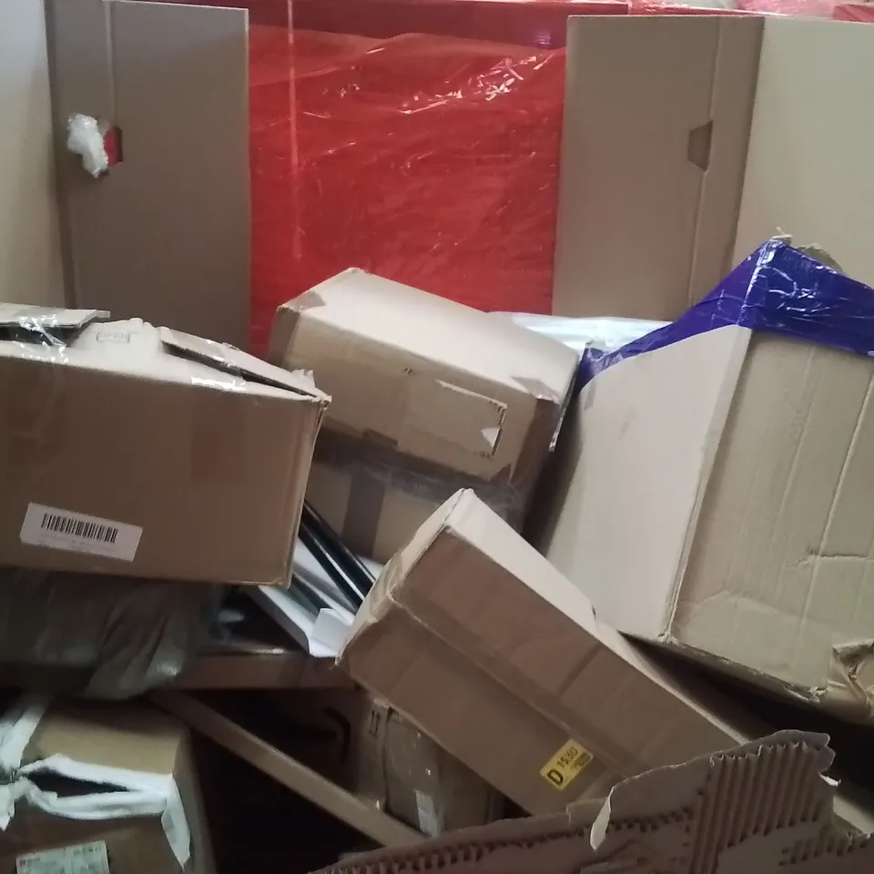 PALLET OF ASSORTED HOUSEHOLD GOODS AND PRODUCTS TO INCLUDE;SPOTLIGHT CEILING LIGHT,CURTAIN ROD,TRAVEL MAP