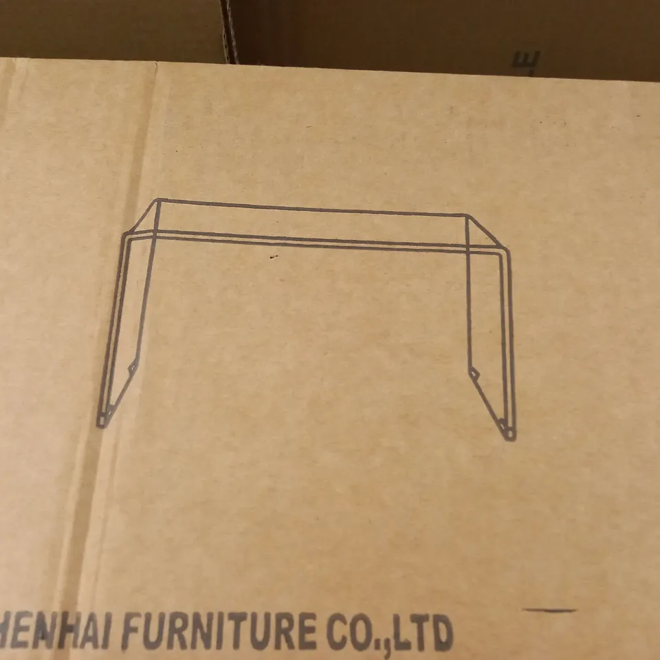 BOXED CLEAR TABLE - 10F1  /  COLLECTION ONLY