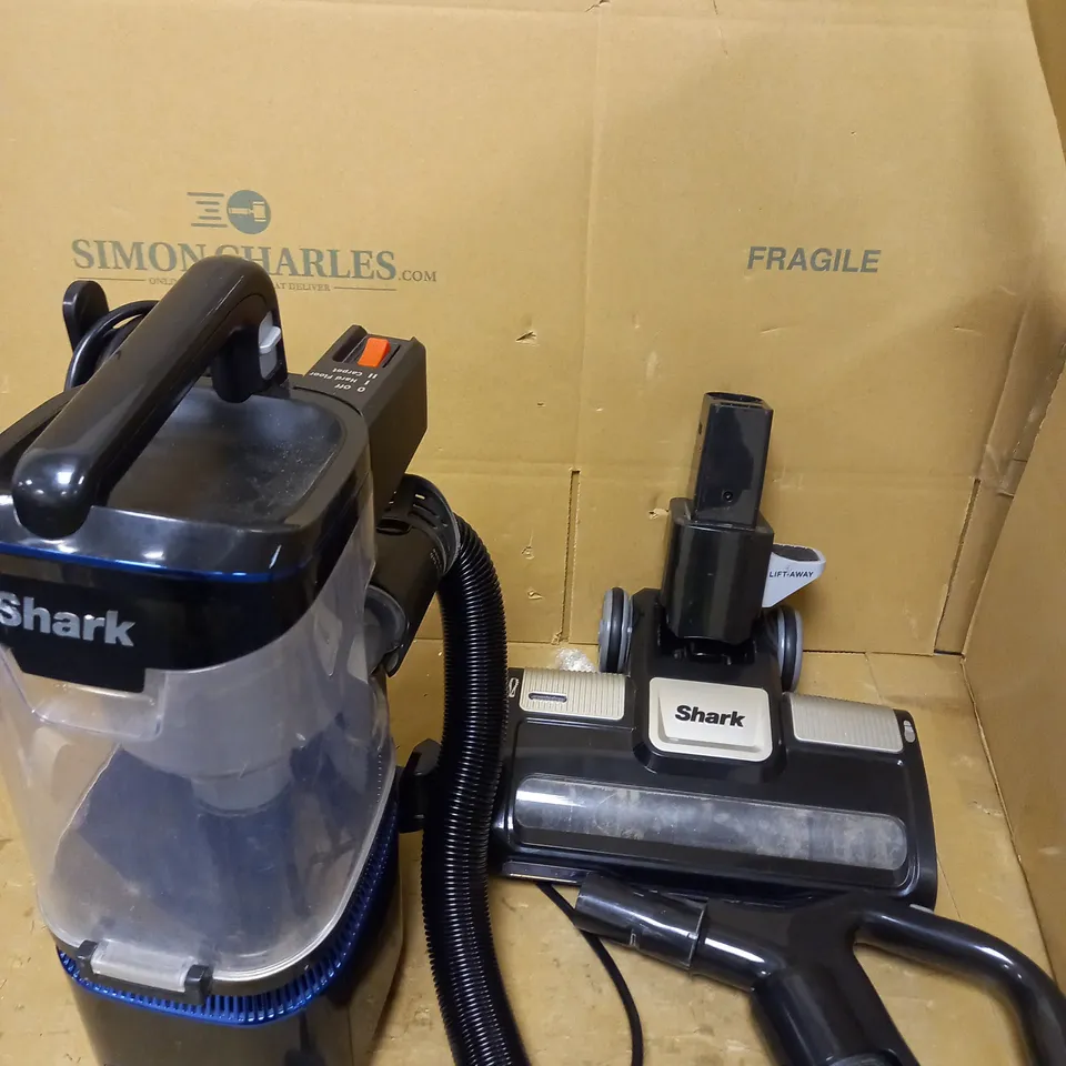 SHARK NV602UK LIFT-AWAY UPRIGHT VACUUM CLEANER 