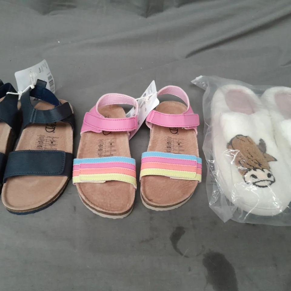 BOX OF APPROXIMATELY 15 ASSORTED PAIRS OF SHOES AND FOOTWEAR ITEMS IN VARIOUS COLOURS, STYLES, AND SIZES - COLLECTION ONLY
