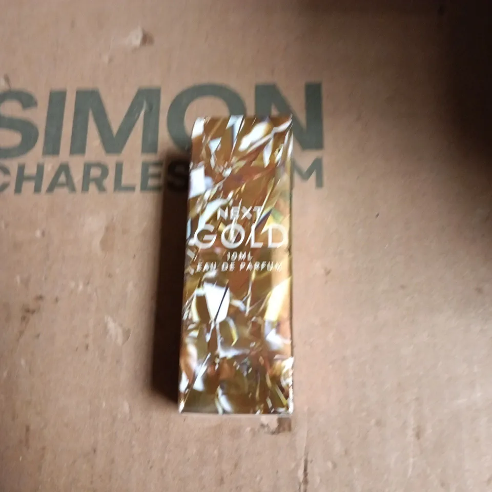 APPROXIMATELY 10 ASSORTED PERFUMES INCLUDING MADAME GLAMOUR AND NEXT GOLD 