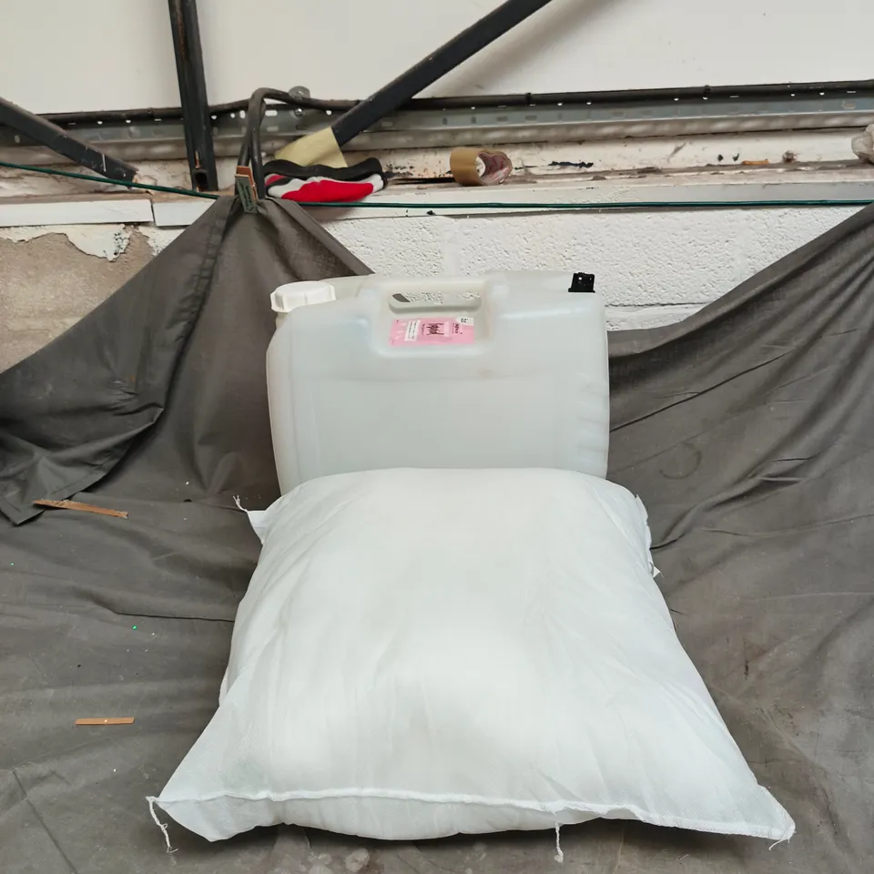 CAGE OF APPROXIMATELY 10 ASSORTED ITEMS TO INCLUDE 20L STORAGE CAN, CUSHION ETC