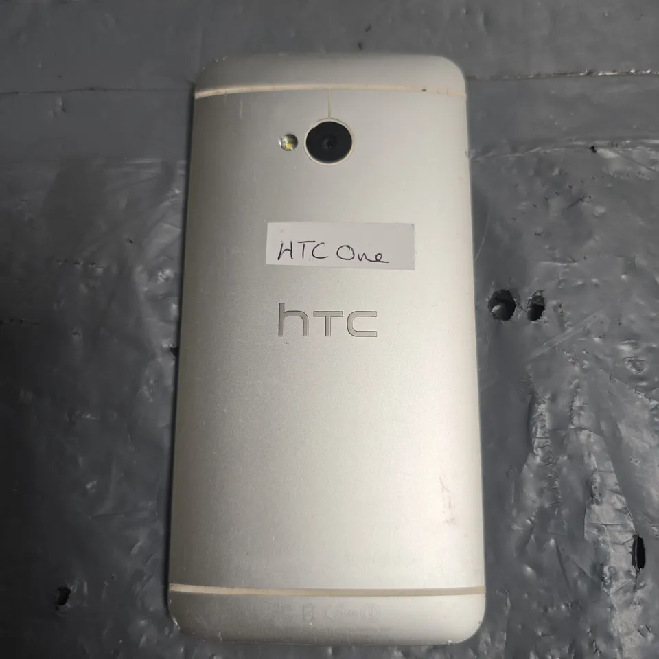 UNBOXED HTC MOBILE PHONE IN SILVER - PNO7100