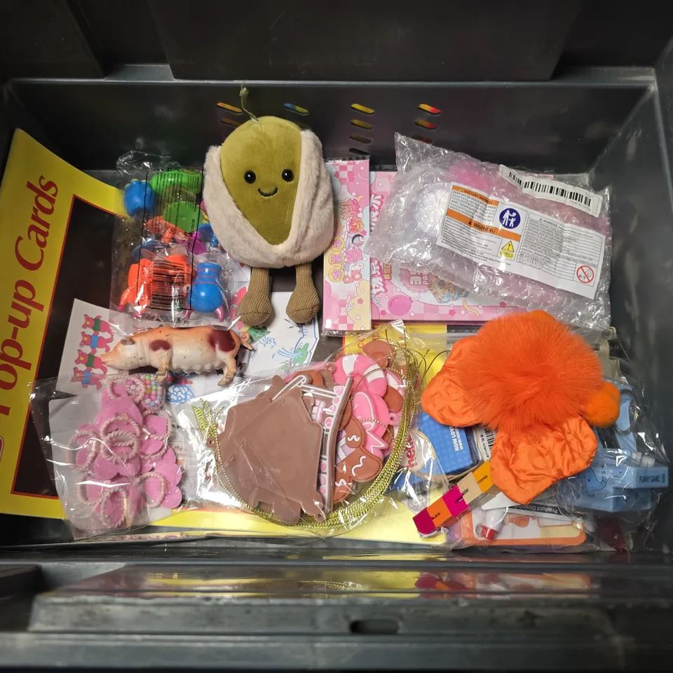 ASSORTED CHILDREN'S TOYS & HOBBY ITEMS TO INCLUDE YIGONG YELLOW TOY EXCAVATOR