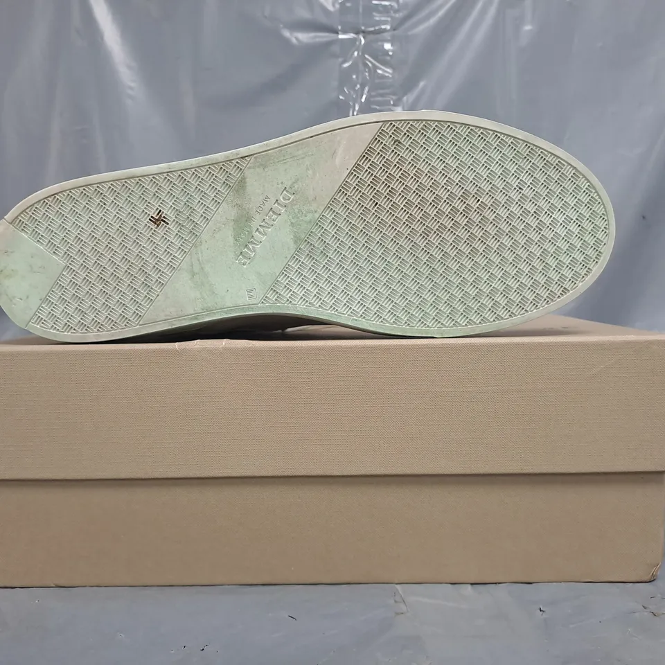 BOXED PAIR OF DIEMME MAROSTICA MID SHOES IN WHITE SIZE UK 10
