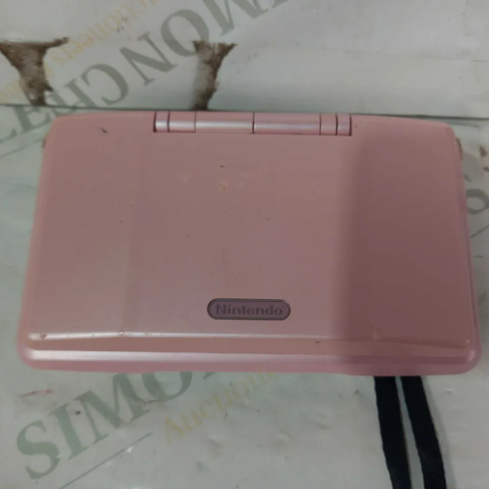 NINTENDO DS NTR-001 HANDHELD GAMES CONSOLE IN PINK