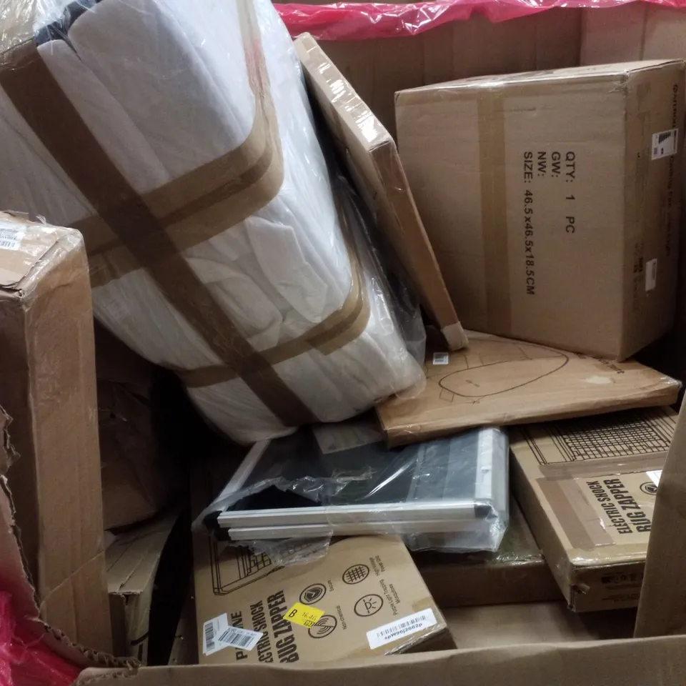PALLET CONTAINING ASSORTED PRODUCTS INCLUDING CLOTHES DRYING RACK, ADJUSTABLE WINDOW SCREENS, BEACHTENTS, ELECTRIC SHOCK BUG ZAPPER & RETRACTABLE SAFTEY GATE