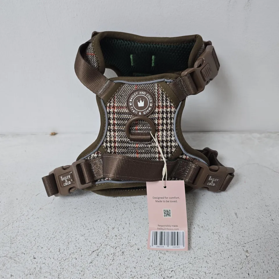 BAILEY AND COCO TAIL & GLOW DOG HARNESS – PLAID FABRIC, BROWN TRIM