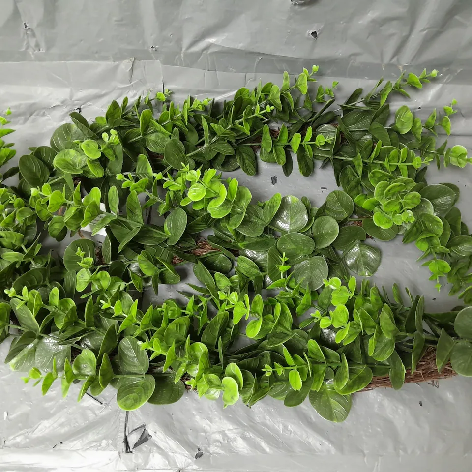 EUCALYPTUS CHRISTMAS GARLAND – 180 CM RRP £22.99