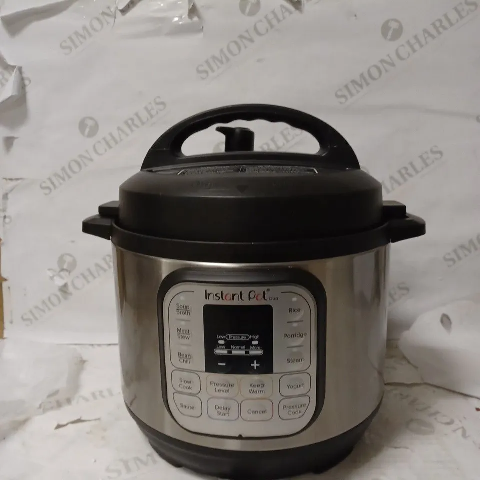 INSTANT POT DUO MINI PRESSURE COOKER
