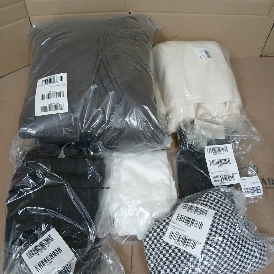 BOX OF APPROXIMATELY 6 ASSORTED CLOTHING ITEMS TO INCLUDE - HOODED PADDED JACKET - ELASTICATED WIDE LEG JEAN - BLANKET STITCH KNIT JUMPER - ETC