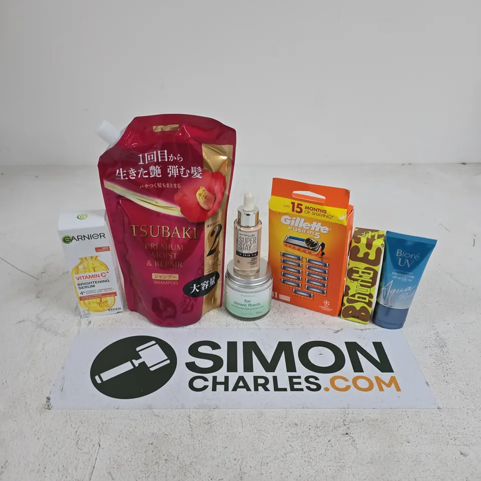 APPROXIMATELY 15 ASSORTED HEALTH & BEAUTY PRODUCTS TO INCLUDE MADE BY MITCHELL LIQUID FOUNDATION, BIORE UV, GILLETTE FUSION 5 BADES, ETC - COLLECTION ONLY