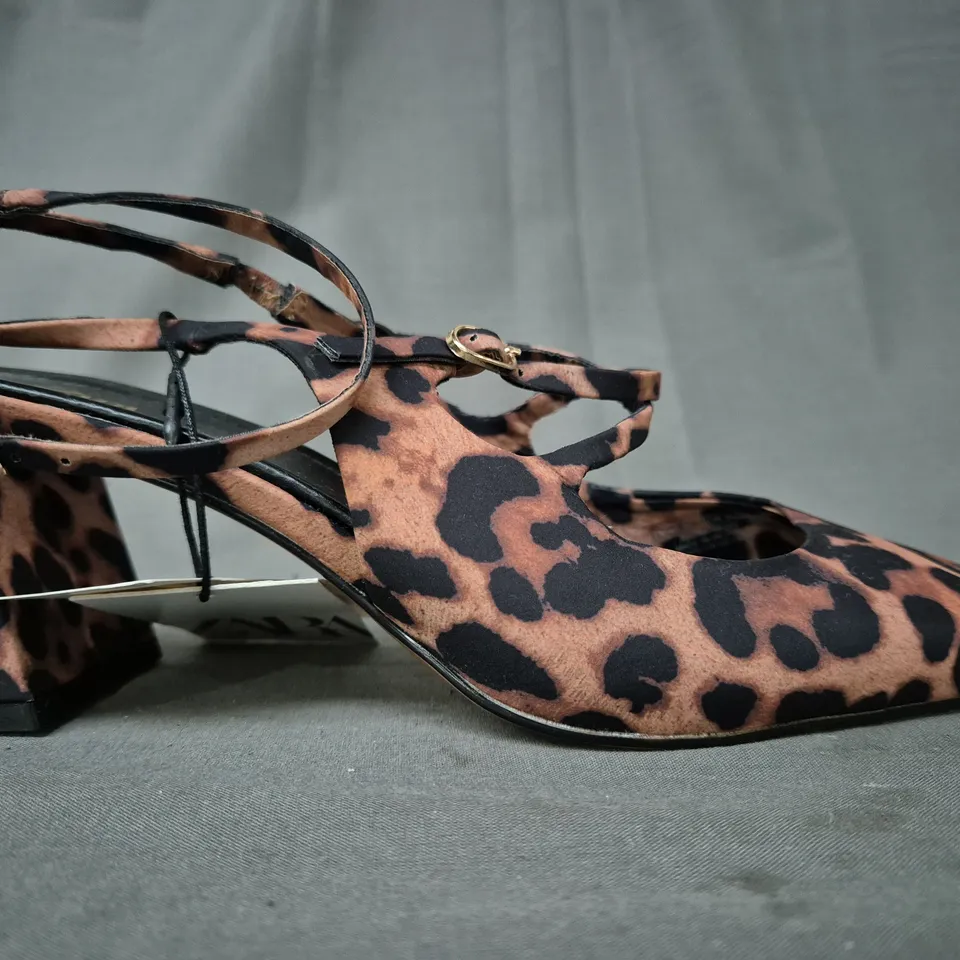 PAIR OF ZARA CLOSED TOE BLOCK HEEL SHOES IN LEOPARD PRINT UK SIZE 4