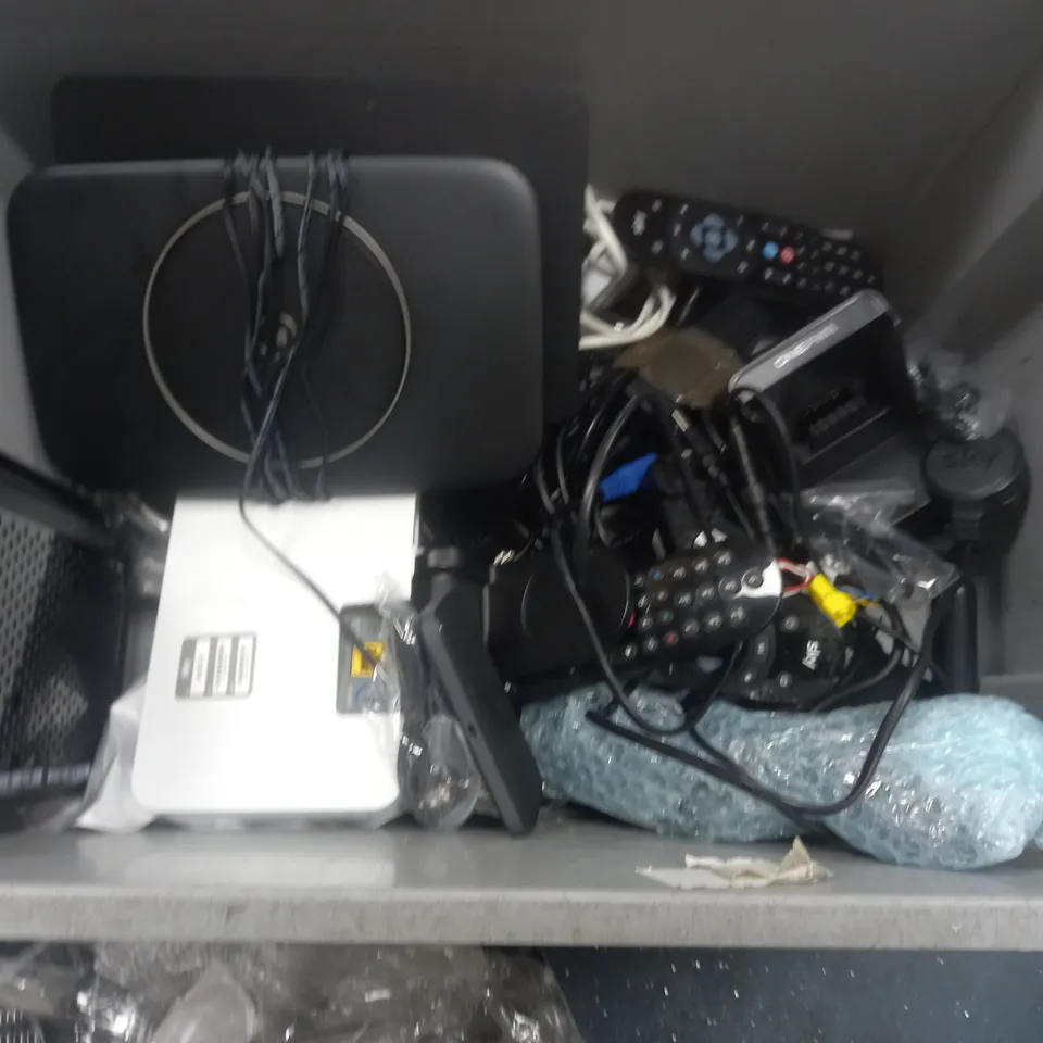 LOT OF ASSORTED TECH ITEMS TO VARIOUS ROUTERS, REMOTES, CABLES AND HDMI CONVERTER