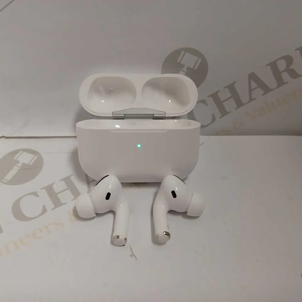 IN EAR WIRELESS EARBUDS WITH CHARGING CASE - WHITE