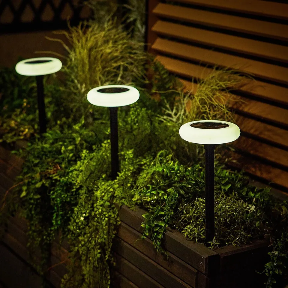 FLOURISH SOLAR GROUND STAKE LIGHT (SET OF 4) WITH REMOTE 