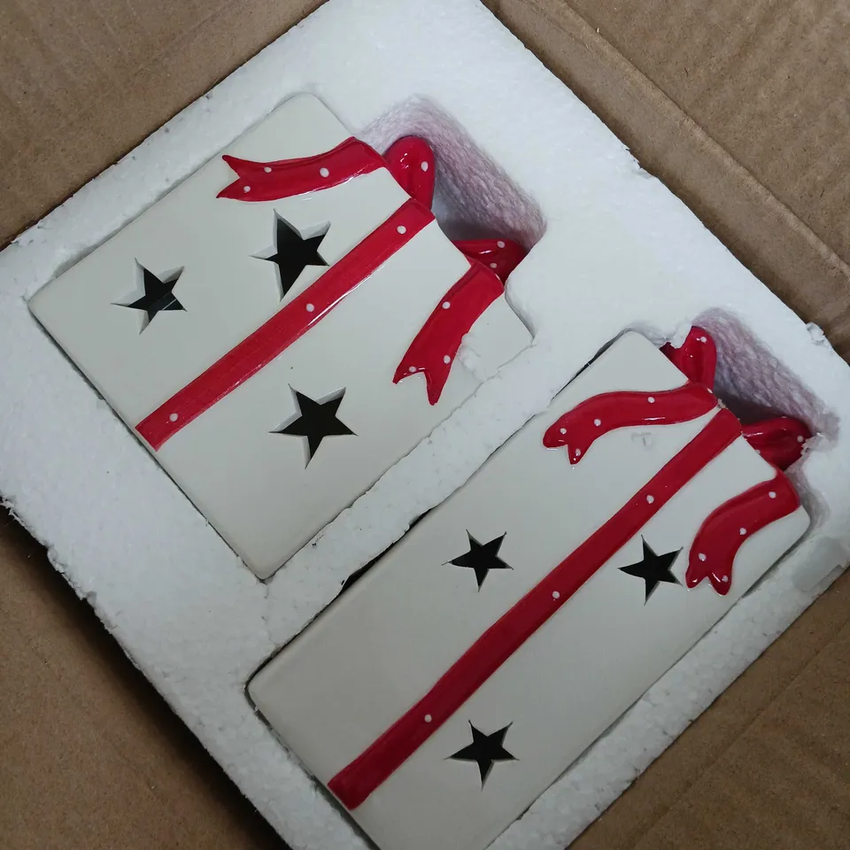 FESTIVE 2 CERAMIC PRESENTS