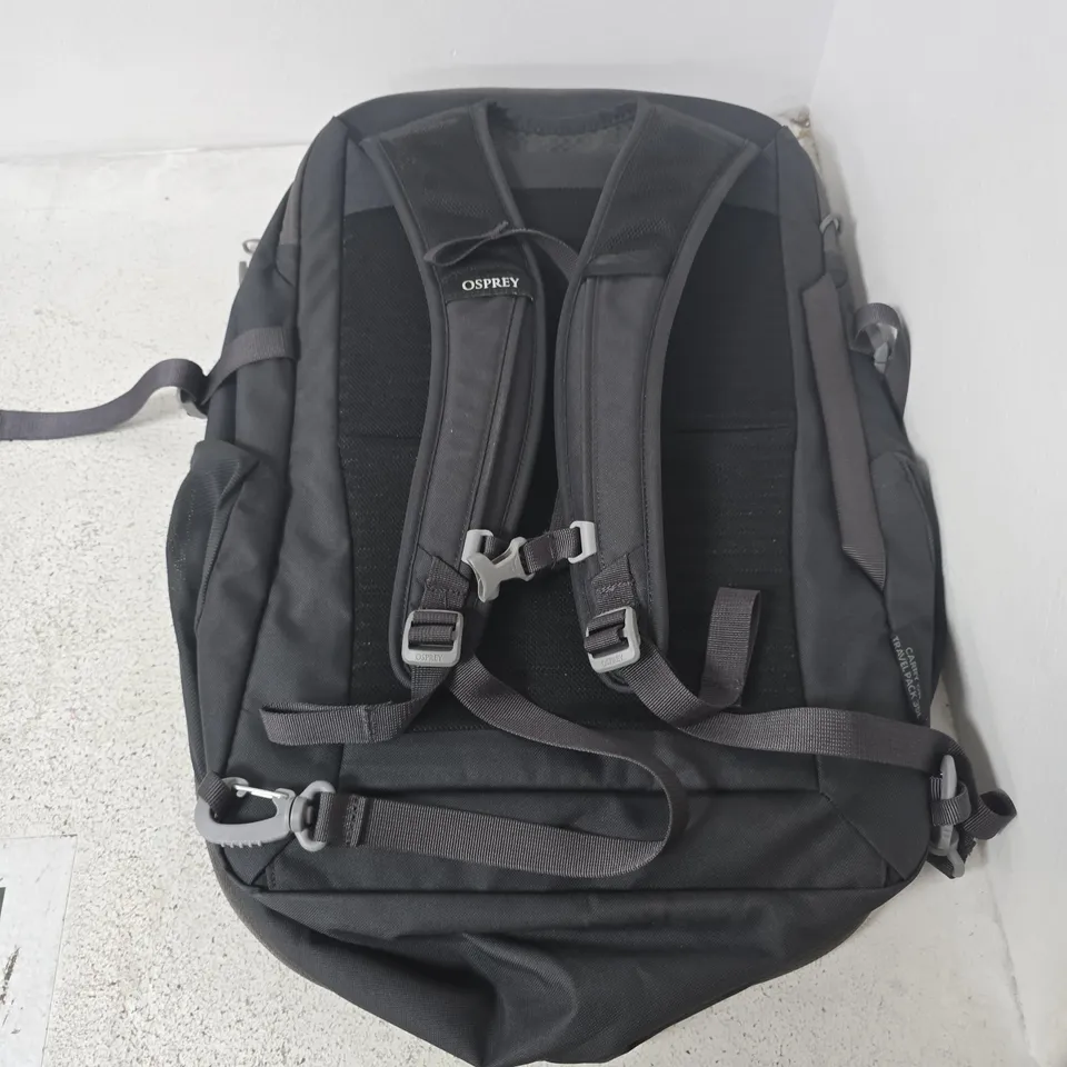 OSPREY DAYLITE BACKPACK IN GREY