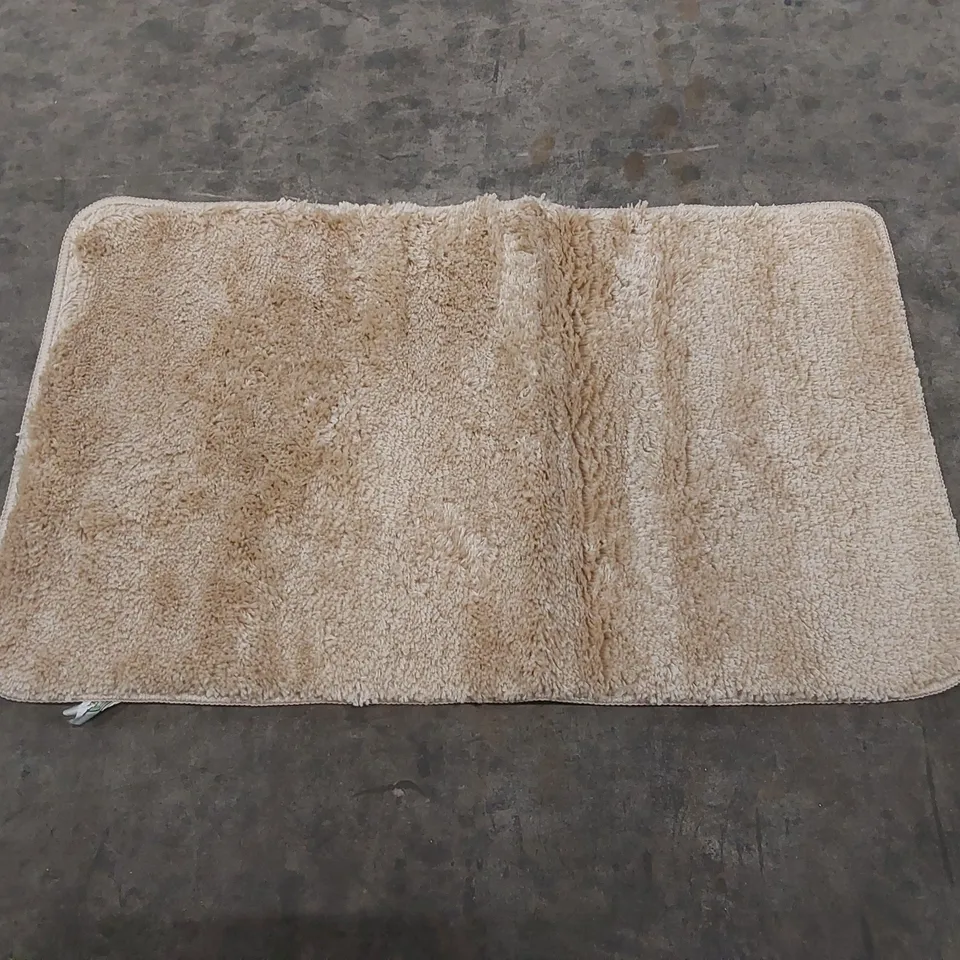 BRAND NEW GILE BATH MAT // SIZE: 50 X 80cm