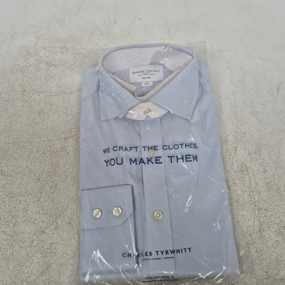 CHARLES TYRWHITT LIGHT BLUE NON-IRON SLIM FIT SHIRT, NECK 15IN / SLEEVE 33IN