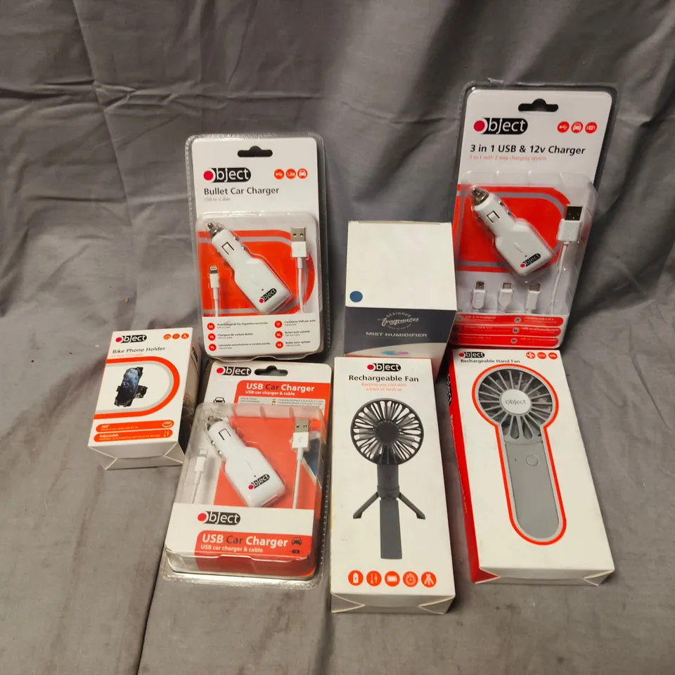 APPROXIMATELY 25 ASSORTED ELECTRICAL ITEMS TO INCLUDE RECHARGEABLE HAND FAN, BULLET CAR CHARGER, BIKE PHONE HOLDER, ETC